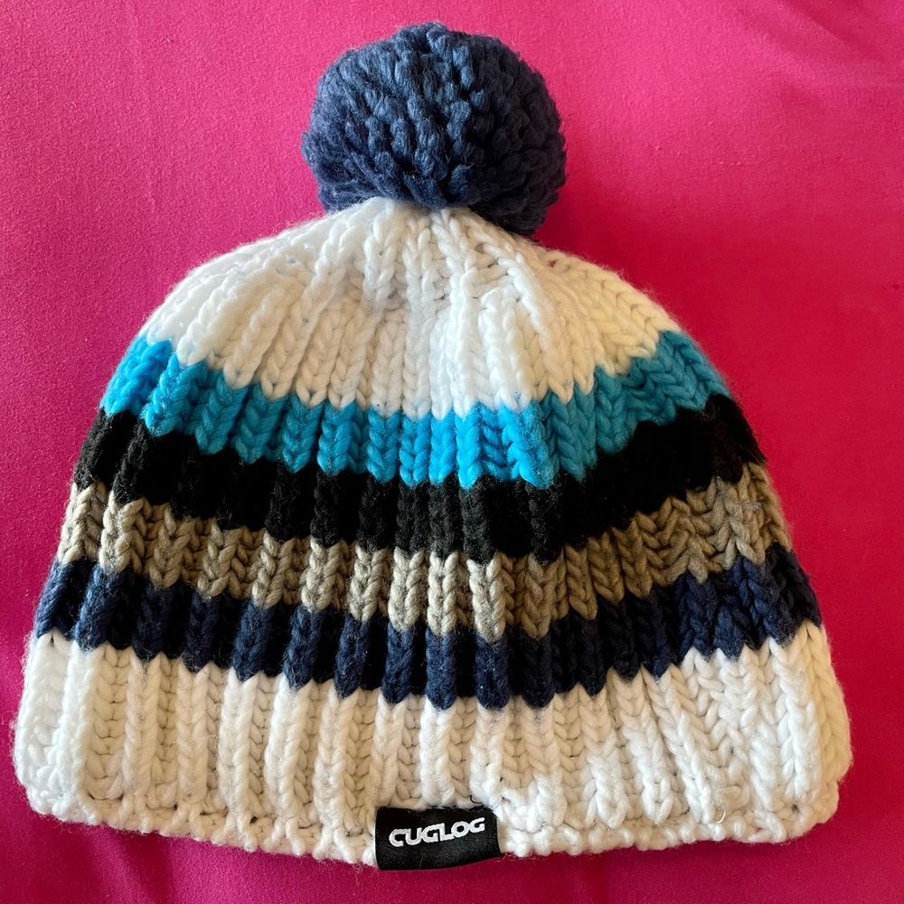 NWOT Cuglog Beanie